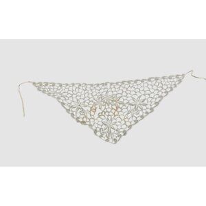 Vintage White Floral Lace Triangular bandana 20" READ